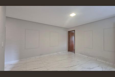 Sala  de casa para alugar com 2 quartos, 175m² em Jardim das Maravilhas, Santo André