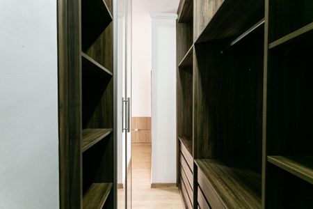 Casa de condomínio à venda com 192m², 3 quartos e 3 vagasSuíte 2