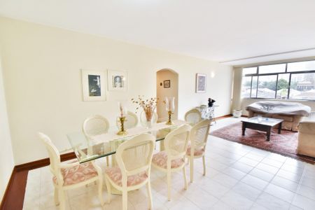 Apartamento à venda com 136m², 3 quartos e 1 vagaSala de jantar