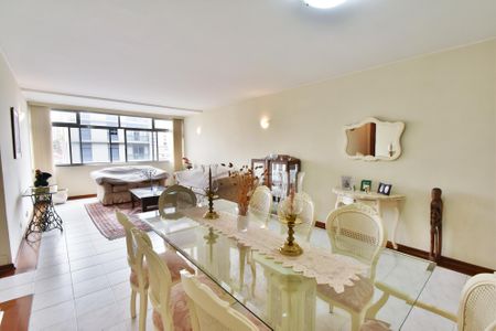 Apartamento à venda com 136m², 3 quartos e 1 vagaSala de jantar