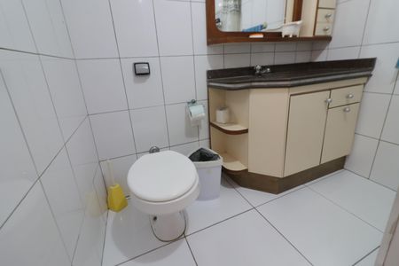 Casa à venda com 224m², 3 quartos e 2 vagasBanheiro 3