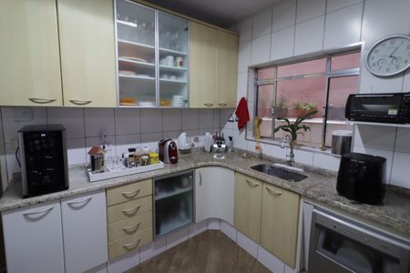 Casa à venda com 224m², 3 quartos e 2 vagasCozinha