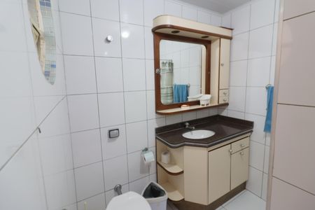 Casa à venda com 224m², 3 quartos e 2 vagasBanheiro 3