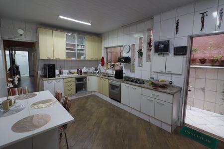 Casa à venda com 224m², 3 quartos e 2 vagasCozinha