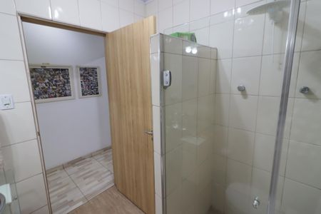 Casa à venda com 224m², 3 quartos e 2 vagasBanheiro 2