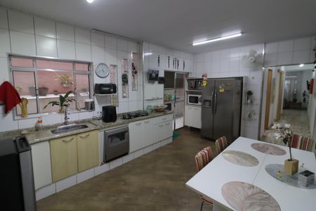 Casa à venda com 224m², 3 quartos e 2 vagasCozinha
