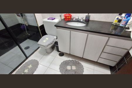 Apartamento à venda com 122m², 2 quartos e 1 vaga Apartamento à venda com 122m², 2 quartos e 1 vagaBanheiro Social