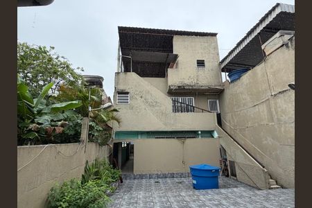Casa à venda com 1400m², 5 quartos e sem vaga Casa à venda com 1400m², 5 quartos e sem vagaQuintal