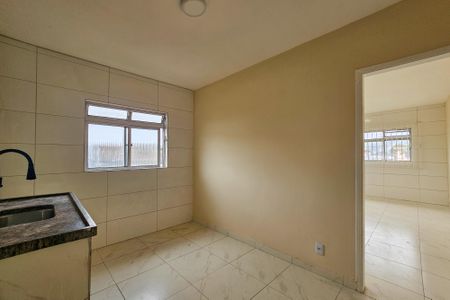 cozinha de apartamento para alugar com 1 quarto, 37m² em Jardim Primavera, Guarujá