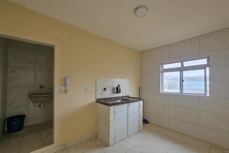 cozinha  de apartamento para alugar com 1 quarto, 37m² em Jardim Primavera, Guarujá