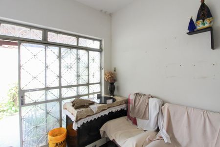 Casa à venda com 360m², 3 quartos e 2 vagas Casa à venda com 360m², 3 quartos e 2 vagasSala 1