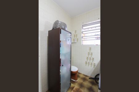 Casa à venda com 360m², 3 quartos e 2 vagas Casa à venda com 360m², 3 quartos e 2 vagasBanheiro Social