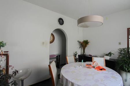 Casa à venda com 360m², 3 quartos e 2 vagas Casa à venda com 360m², 3 quartos e 2 vagasSala de Jantar