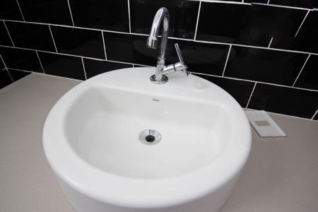 Casa para alugar com 100m², 2 quartos e 2 vagas Casa para alugar com 100m², 2 quartos e 2 vagasBanheiro da Suíte 1