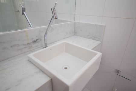 Casa para alugar com 100m², 2 quartos e 2 vagas Casa para alugar com 100m², 2 quartos e 2 vagasBanheiro da Suíte 2