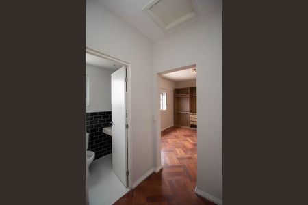 Casa para alugar com 100m², 2 quartos e 2 vagas Casa para alugar com 100m², 2 quartos e 2 vagasCloset da suíte