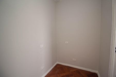 Casa para alugar com 100m², 2 quartos e 2 vagas Casa para alugar com 100m², 2 quartos e 2 vagasCloset da suíte
