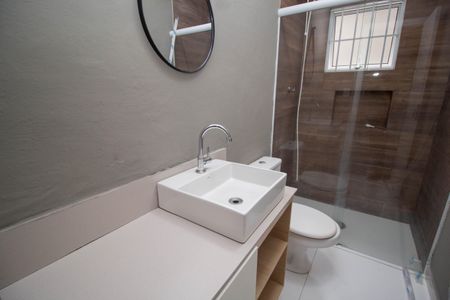 Casa para alugar com 100m², 2 quartos e 2 vagas Casa para alugar com 100m², 2 quartos e 2 vagasBanheiro Social