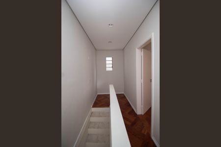 Casa para alugar com 100m², 2 quartos e 2 vagas Casa para alugar com 100m², 2 quartos e 2 vagasCorredor