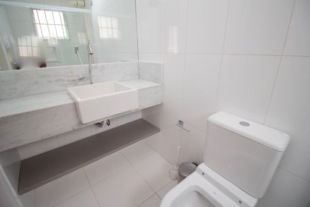 Casa para alugar com 100m², 2 quartos e 2 vagas Casa para alugar com 100m², 2 quartos e 2 vagasBanheiro da Suíte 2