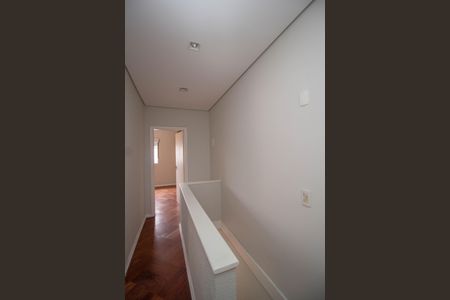 Casa para alugar com 100m², 2 quartos e 2 vagas Casa para alugar com 100m², 2 quartos e 2 vagasCorredor