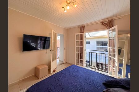 Casa à venda com 220m², 3 quartos e 2 vagas