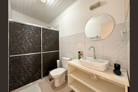 Casa à venda com 220m², 3 quartos e 2 vagas