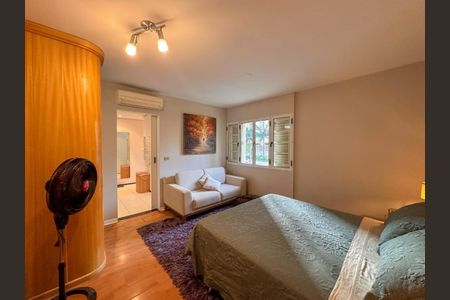 Casa à venda com 3 quartos, 220m² em Brooklin, São Paulo