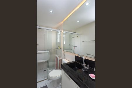 Apartamento à venda com 79m², 2 quartos e 2 vagas Apartamento à venda com 79m², 2 quartos e 2 vagasBanheiro Social