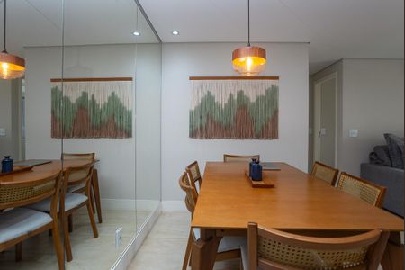 Sala de apartamento à venda com 2 quartos, 80m² em Alto de Pinheiros, São Paulo