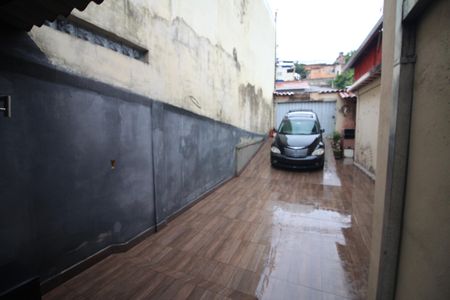 Casa à venda com 100m², 1 quarto e 2 vagasQuintal