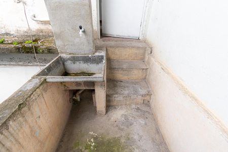 Casa para alugar com 15m², 1 quarto e sem vagaÁrea de Serviço