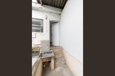 Casa para alugar com 15m², 1 quarto e sem vagaÁrea de Serviço