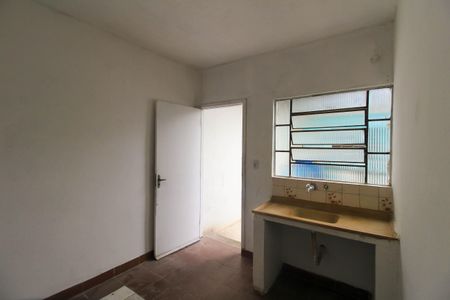 Cozinha de casa para alugar com 1 quarto, 15m² em Jardim Colorado, São Paulo
