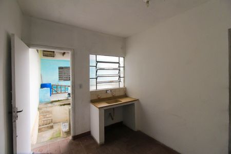 Cozinha de casa para alugar com 1 quarto, 15m² em Jardim Colorado, São Paulo