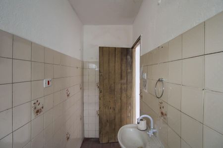 Banheiro de casa para alugar com 1 quarto, 15m² em Jardim Colorado, São Paulo