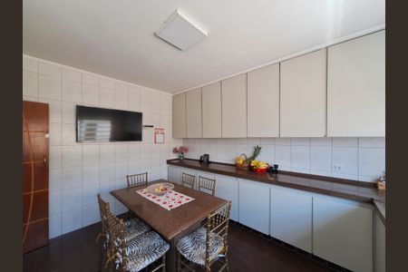 Casa à venda com 500m², 5 quartos e 7 vagasCozinha