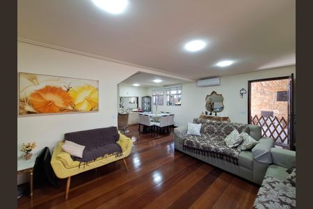 Casa à venda com 500m², 5 quartos e 7 vagasSala