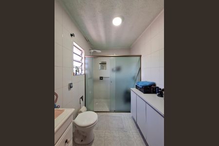 Casa à venda com 500m², 5 quartos e 7 vagasBanheiro Quarto 1