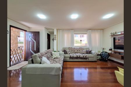 Casa à venda com 500m², 5 quartos e 7 vagasSala