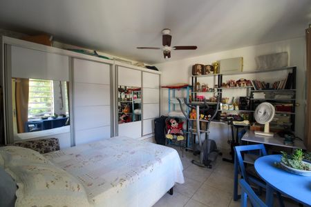 Casa à venda com 160m², 2 quartos e 2 vagas Casa à venda com 160m², 2 quartos e 2 vagasQuarto de Serviço