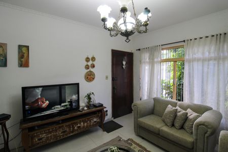 Casa à venda com 160m², 2 quartos e 2 vagas Casa à venda com 160m², 2 quartos e 2 vagasSala