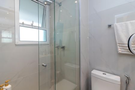 Apartamento à venda com 306m², 4 quartos e 5 vagasBanheiro da Suíte 2