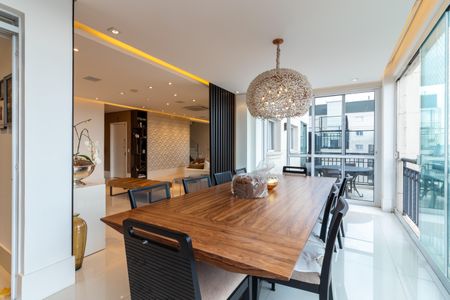Apartamento à venda com 306m², 4 quartos e 5 vagasVaranda / Sala de Jantar