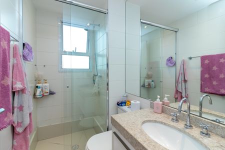 Apartamento à venda com 306m², 4 quartos e 5 vagasBanheiro da Suíte 3