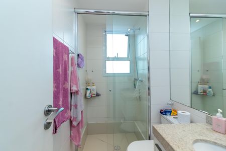 Apartamento à venda com 306m², 4 quartos e 5 vagasBanheiro da Suíte 3