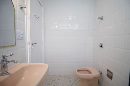 Apartamento para alugar com 42m², 1 quarto e sem vaga Apartamento para alugar com 42m², 1 quarto e sem vagaBanheiro da Suíte