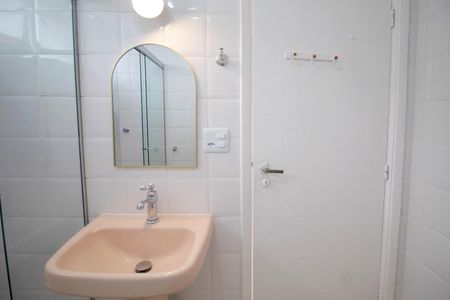 Apartamento para alugar com 42m², 1 quarto e sem vaga Apartamento para alugar com 42m², 1 quarto e sem vagaBanheiro da Suíte