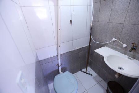 Banheiro de casa para alugar com 1 quarto, 20m² em Jardim Peri, São Paulo