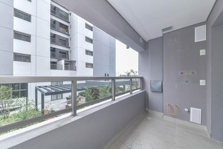 Varanda de kitnet/studio para alugar com 1 quarto, 27m² em Santo Amaro, São Paulo